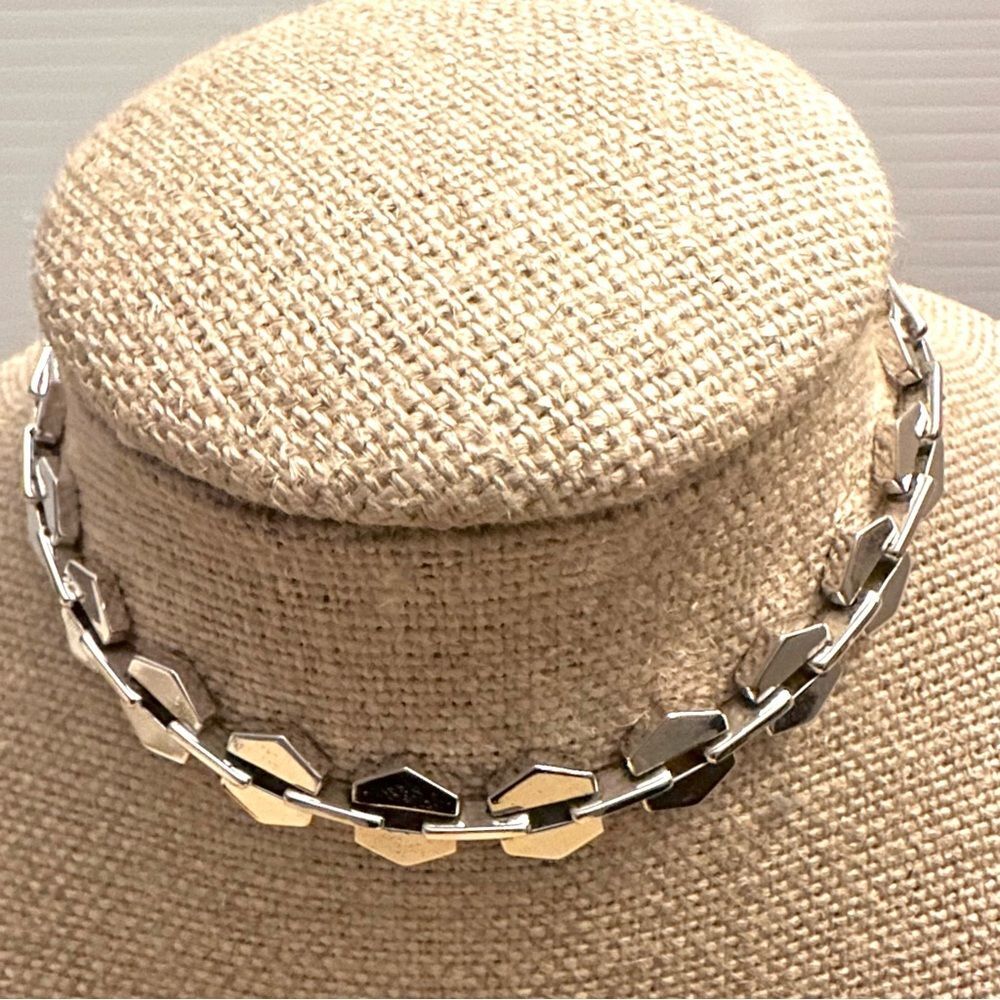GUC Signed Silvertone Hexagon Shaped Choker Necklace